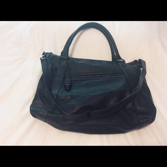 Steve Madden Handbags - Steve Madden black tote w/ shoulder straps & xbody
